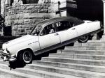 Kaiser Manhattan Sedan 1953 года